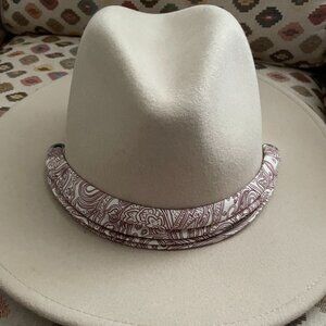 New with tags Taupe Colored Anthropologie wool scarfed hat.